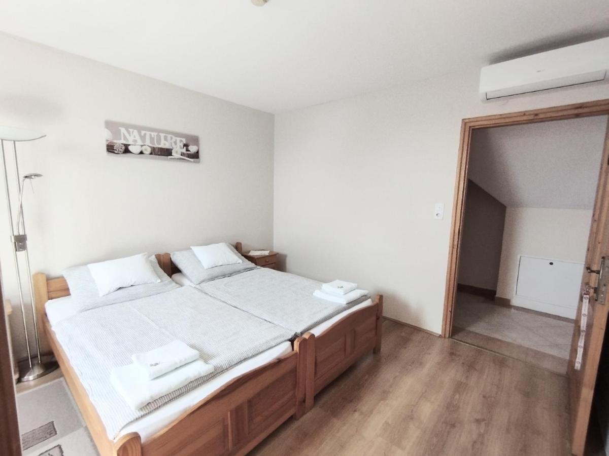 Eckhardt Vendeghaz Hotel Villány Екстериор снимка