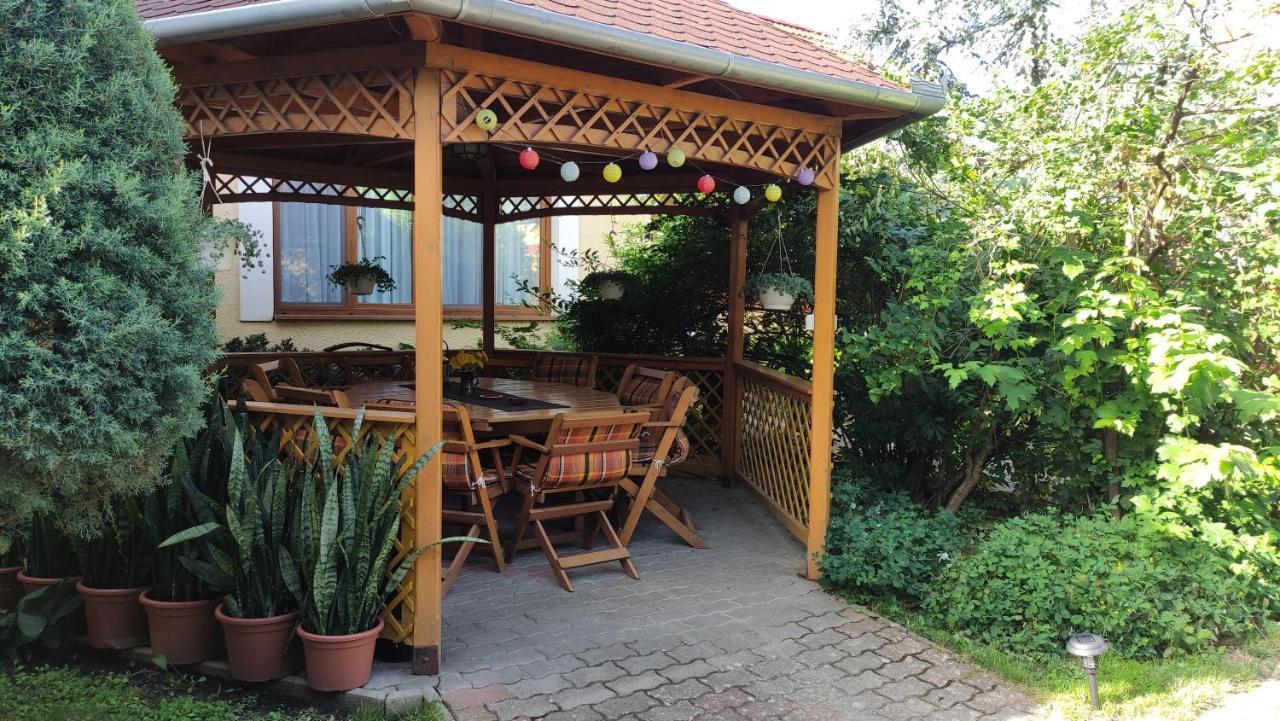 Eckhardt Vendeghaz Hotel Villány Екстериор снимка
