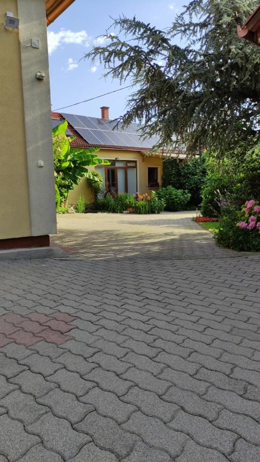 Eckhardt Vendeghaz Hotel Villány Екстериор снимка