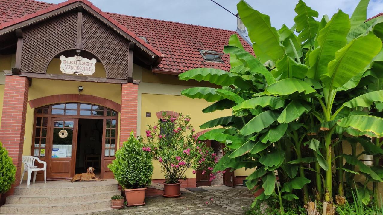 Eckhardt Vendeghaz Hotel Villány Екстериор снимка