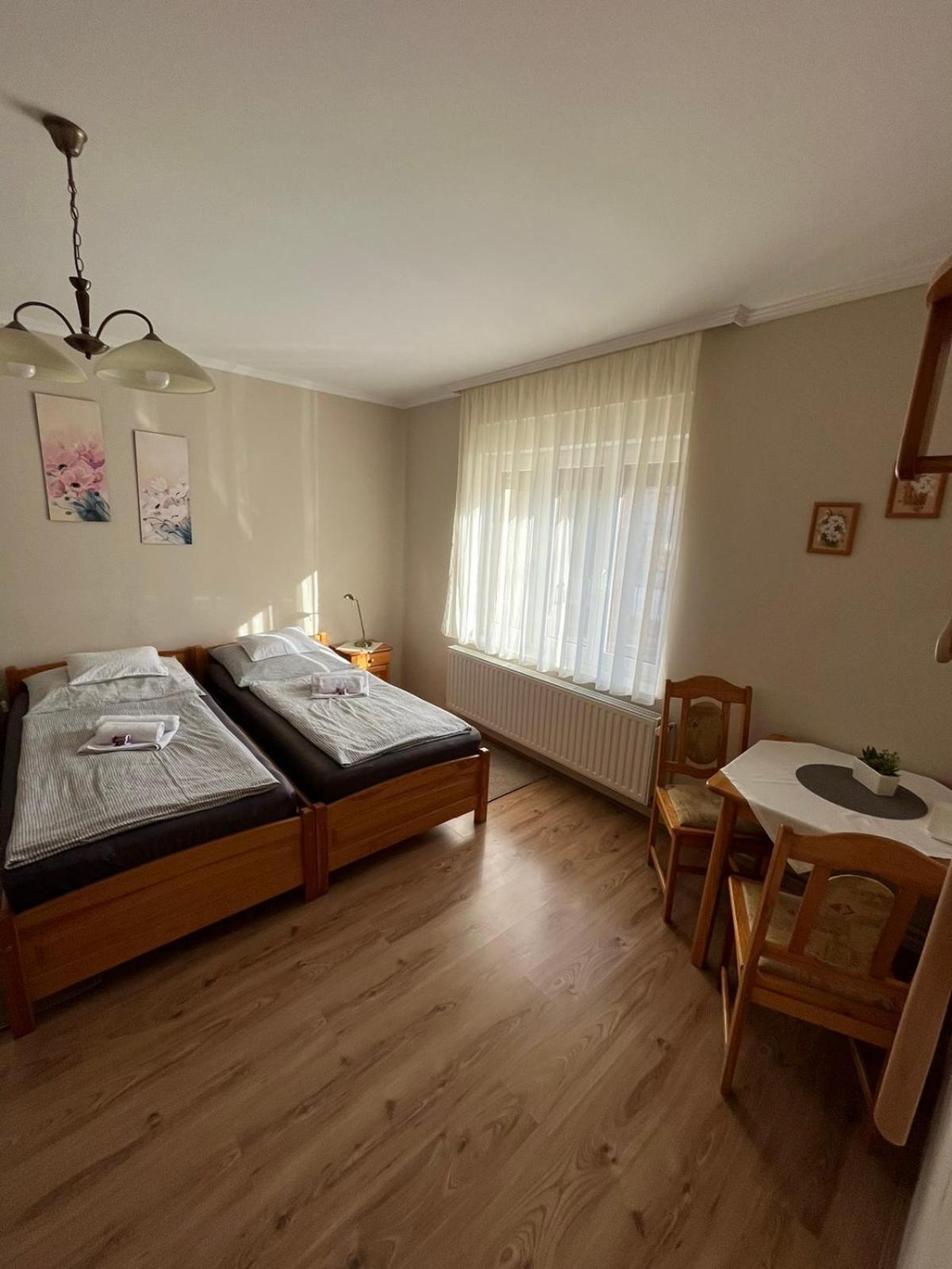 Eckhardt Vendeghaz Hotel Villány Екстериор снимка